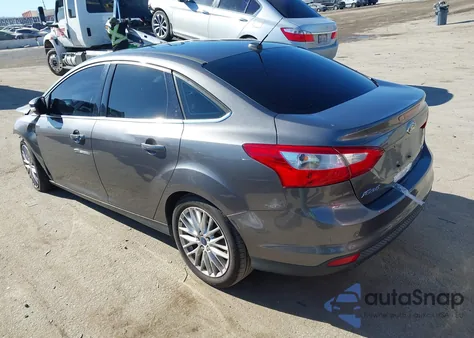 2012 Ford Focus Sel z USA, uszkodzony, nr VIN 1FAHP3H24CL454220